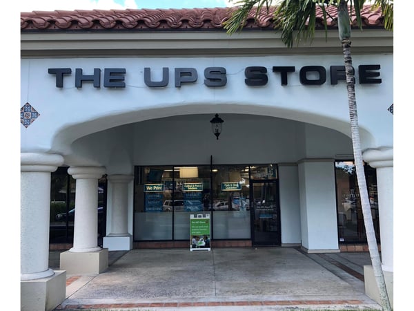 Facade of The UPS Store The Fountains