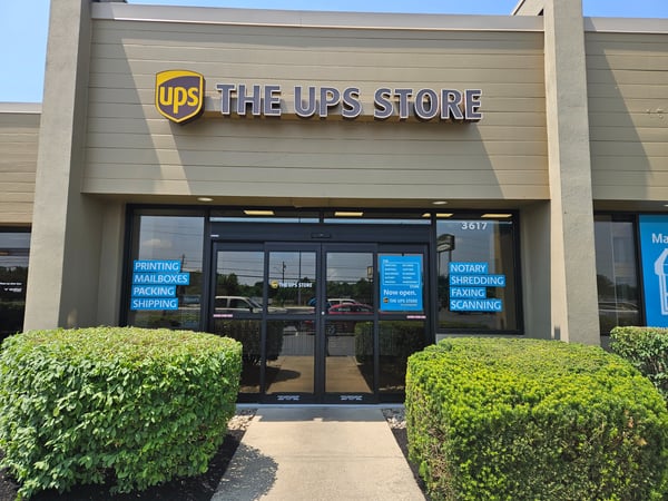 Storefront of The UPS Store in Warren, OH