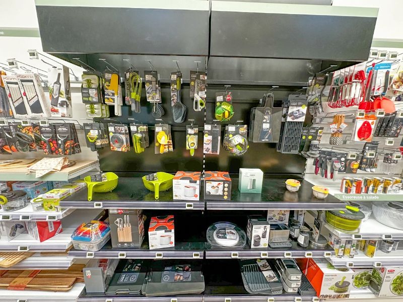 Retrouvez une diversité d'accessoire de cuisine comme des passoires, louche, coupe légume et bien plus dans votre magasin Boulanger Avignon Le Pontet. Facilitez la préparation de vos plats avec des ustensiles qui vous facilite la tâche.