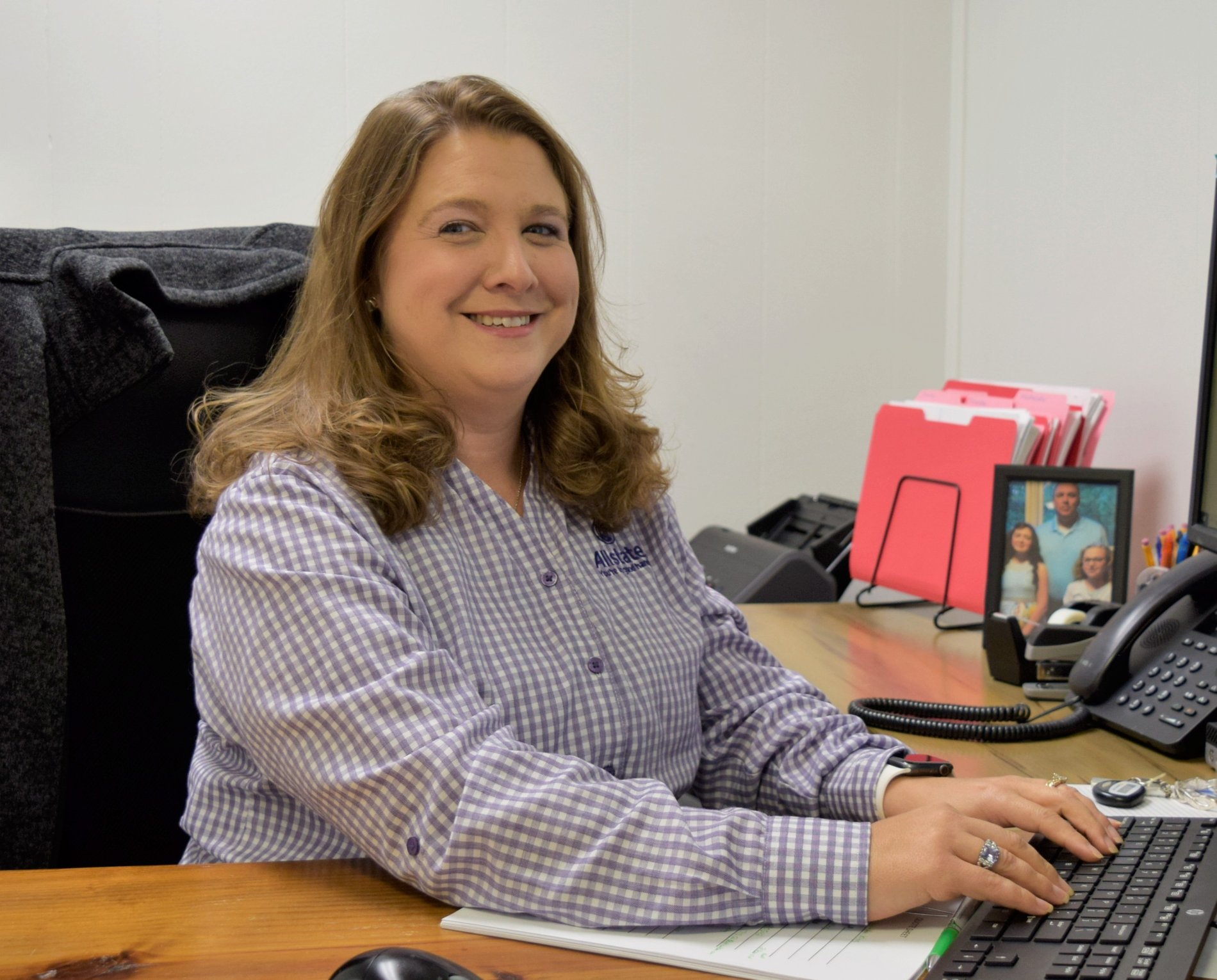 Robbie Cooper. Licensed Sales professional with her Property & Casualty license and her Life & Health license. Robbie is a resident of Pickens County, married to Clint Cooper and has 2 children. Robbie has a servants heart and loves being able to help people making her a perfect fit for our office. Robbie enjoys helping customers find the right coverage for their needs and preferences and will always present available cost saving options. Robbie can take care of your Personal Insurance needs as well as your Life Insurance needs (we refer to it as love insurance). Robbie's hours are Monday - Friday 12-5.
