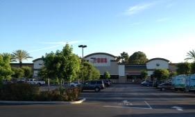 Vons Store Front Picture at 15740 La Forge St in Whittier CA