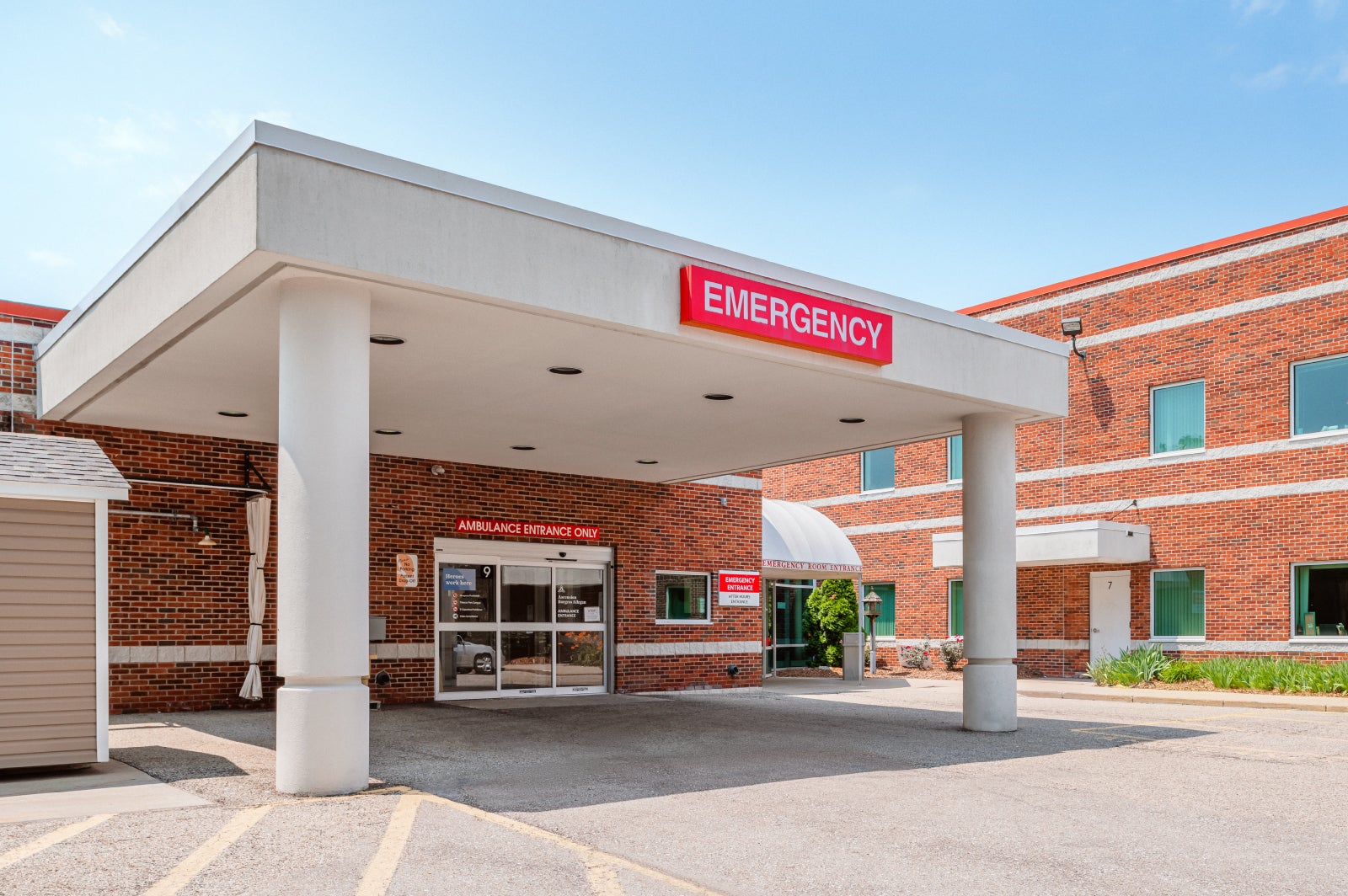 Beacon Allegan Emergency - 555 Linn St, Allegan, MI 49010
