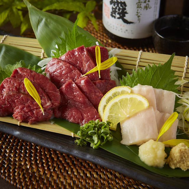 桜肉3種盛り(赤身、霜降り、こうね)