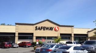 Safeway Store Front Picture at 27035 Pacific Highway in Des Moines WA