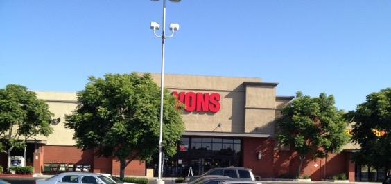 Vons Store Front Picture at 1260 W Redondo Beach Blvd in Gardena CA