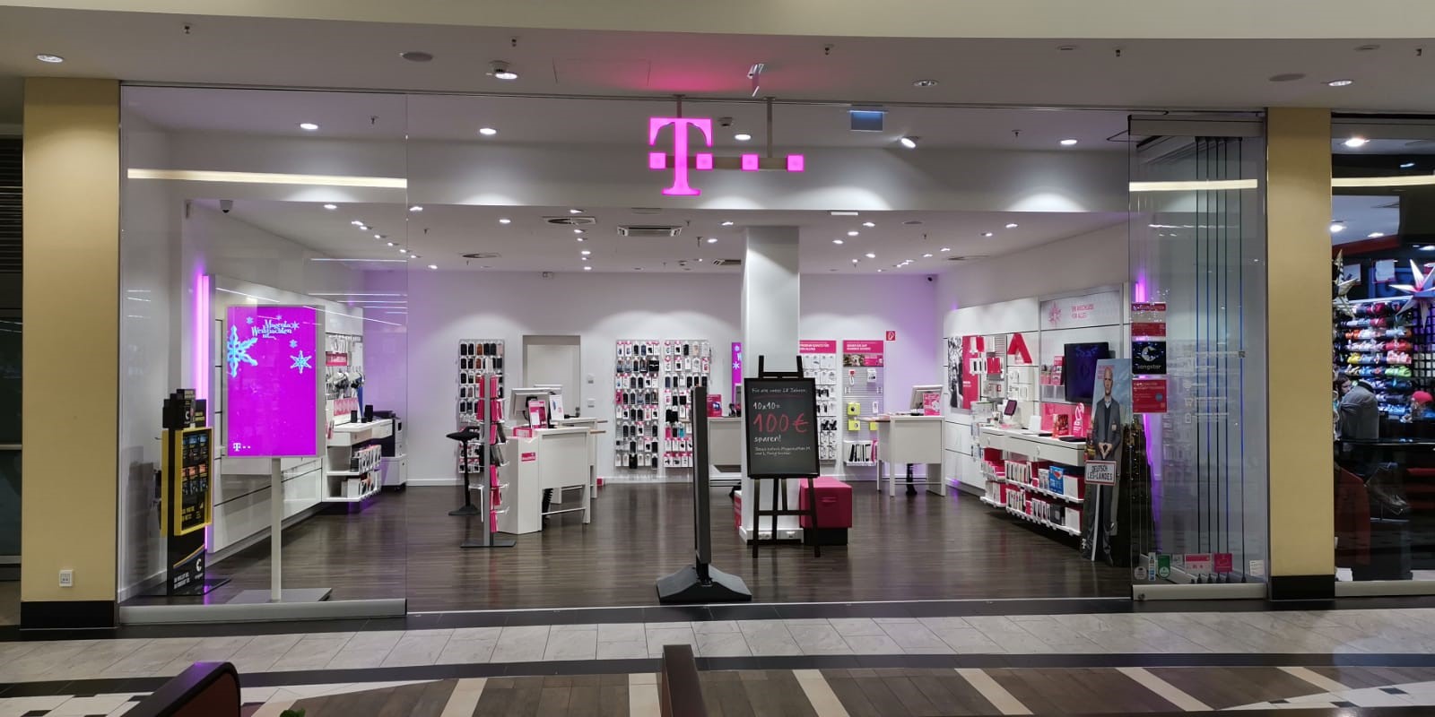 Store photo