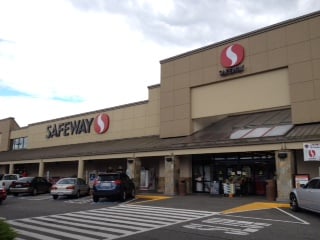 Safeway Store Front Picture at 3532 172nd St in Arlington WA