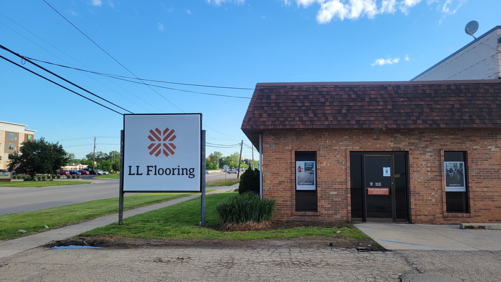 LL Flooring #1015 Redford | 13080 Inkster Road | Storefront