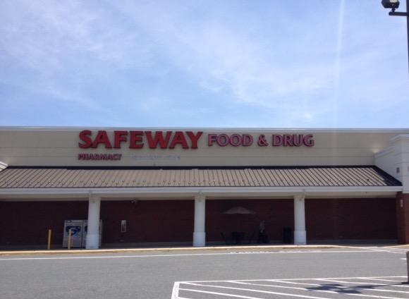 Safeway Store Front Picture at 4215 Cheshire Station Plaza in Dale City VA