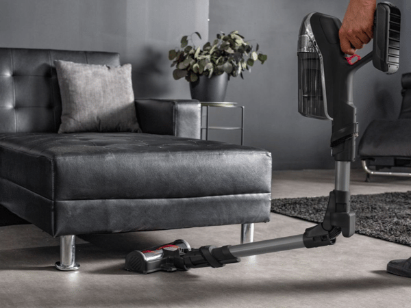 Quel aspirateur balai offrir pour noël à La Rochelle ? Venez découvrir le Samsung JET, le Dyson V12, le Miele Triflex ou le Rowenta X-Force Flex dans votre magasin Boulanger La Rochelle Angoulins