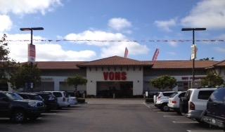 Vons Store Front Picture at 7544 Girard Ave in La Jolla CA