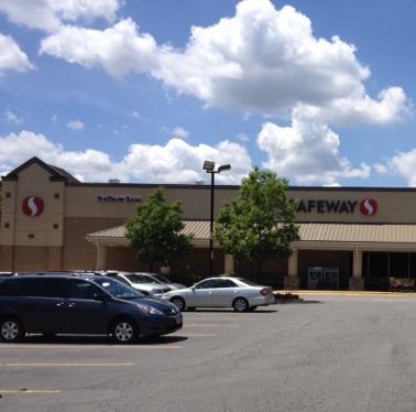 Safeway Store Front Picture at 3713 Lee Highway in Arlington VA