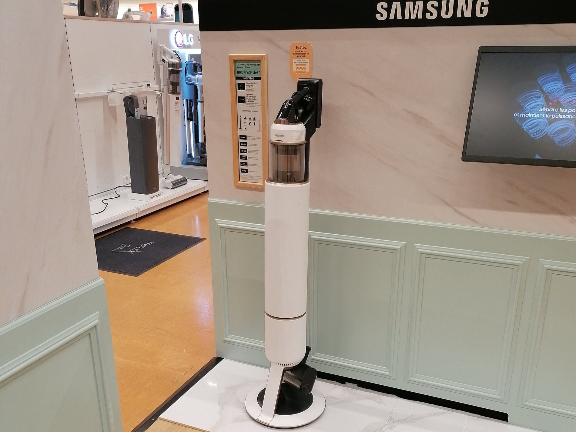 L'aspirateur balai Samsung Beskope Jet Complete chez Boulanger Troyes - Saint Parres Aux Tertres!