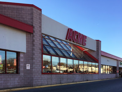 Acme Markets store front picture at 1 University Plaza in Newark DE