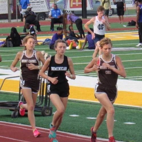 Hope Shales leading the 1600 m run in the Allstate Sugar Bowl Track