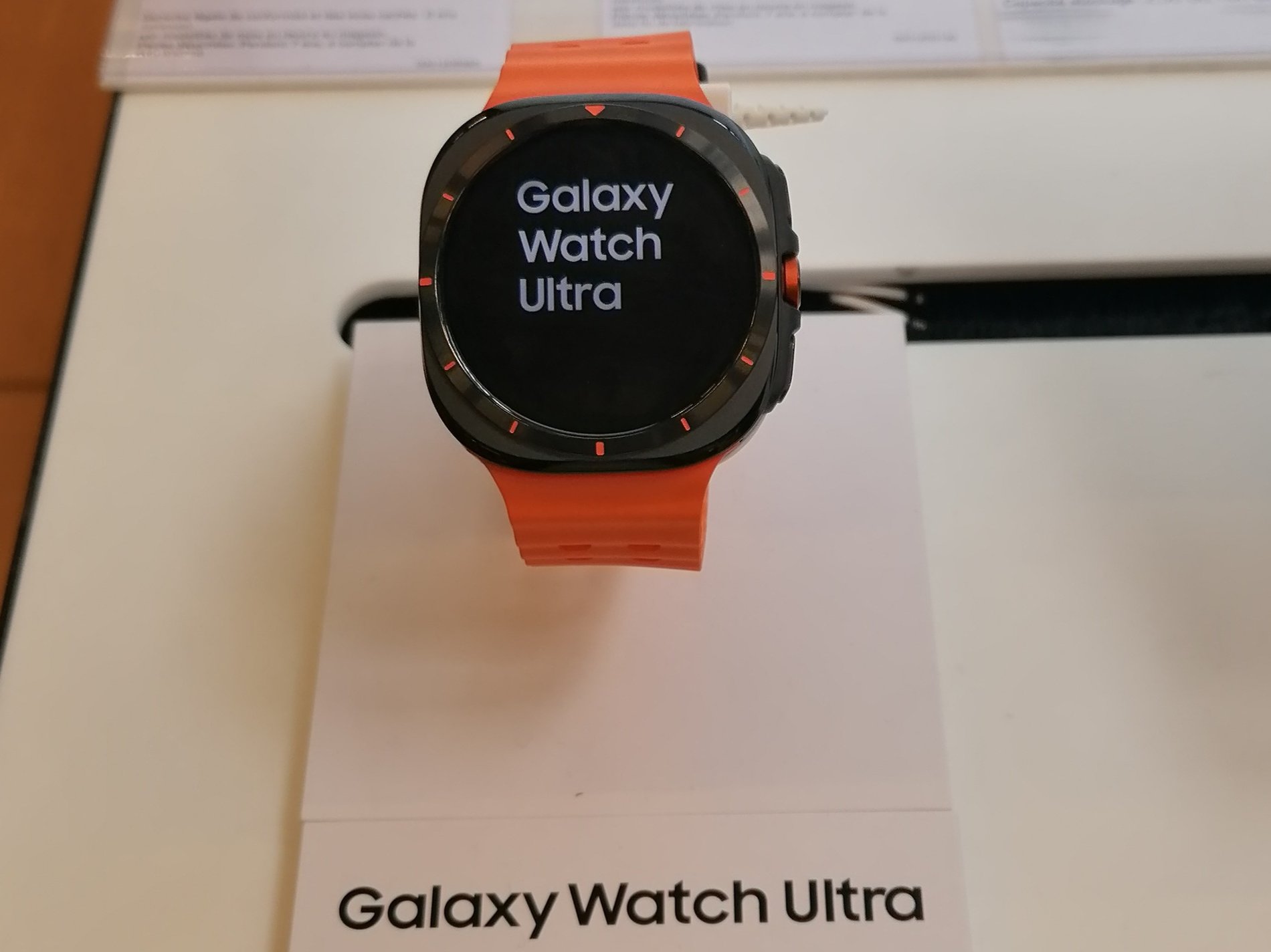 La nouvelle montre connectée Samsung Galaxy Watch Ultra chez Boulanger Troyes - Saint Parres Aux Tertres!