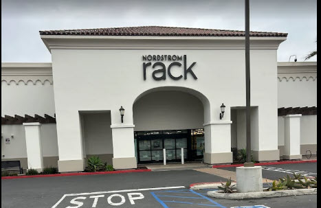 Exterior storefront image of the Nordstrom Rack San Clemente Plaza in San Clemente