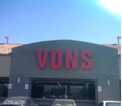 Vons Store Front Picture at 14200 Palm Dr in Desert Hot Springs CA