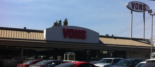 Vons Store Front Picture at 4033 Laurel Canyon Blvd in Studio City CA