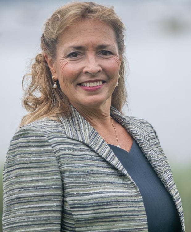 Carousel Associate Image