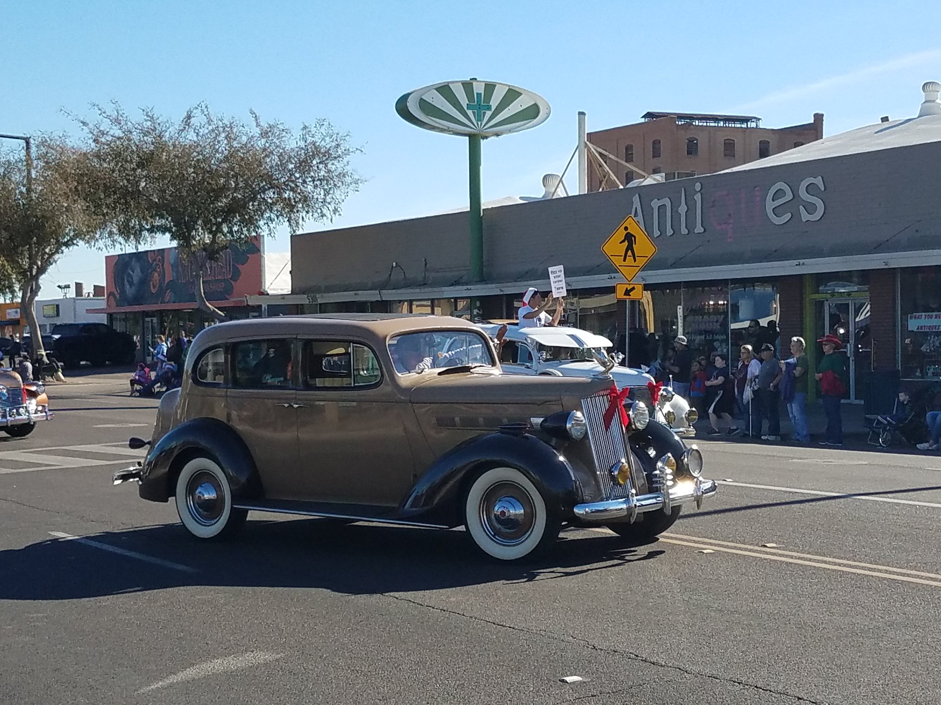 Glendale, AZ Hometown Christmas Parade had some great cars (12-09-2017)