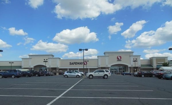Safeway Store Front Picture at 12821 Braemar Village Plaza in Bristow VA