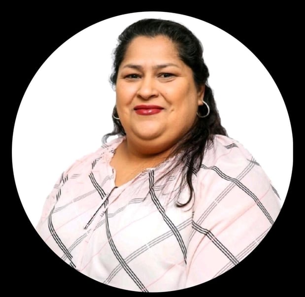 Mirna Falcon
Sales Specialist