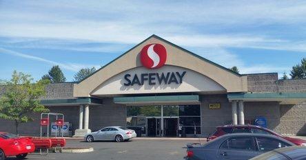 Safeway store front picture of 1455 NE Division St in Gresham OR