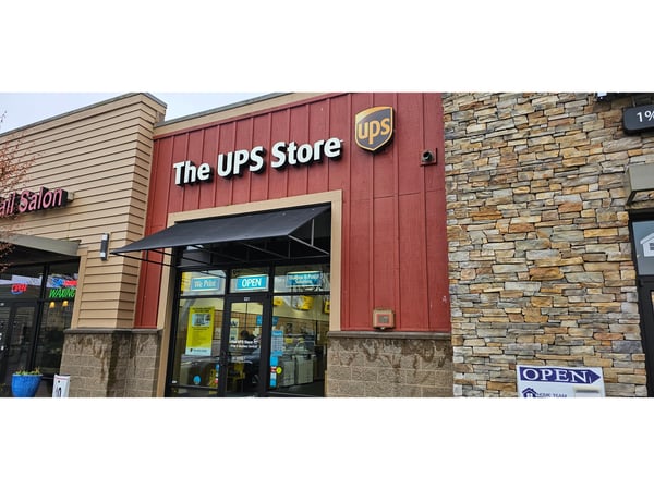 Facade of The UPS Store Redmond Ridge
