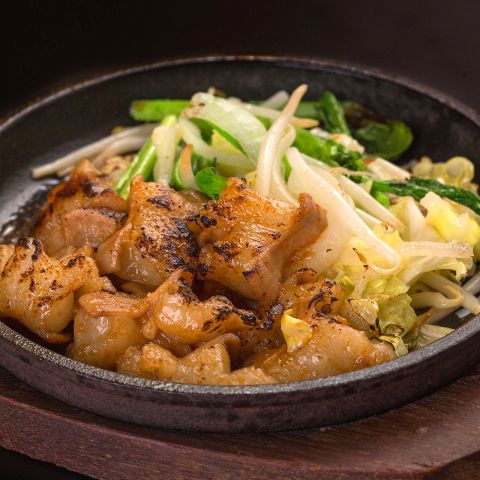 ぷりぷり牛モツ鉄板焼き