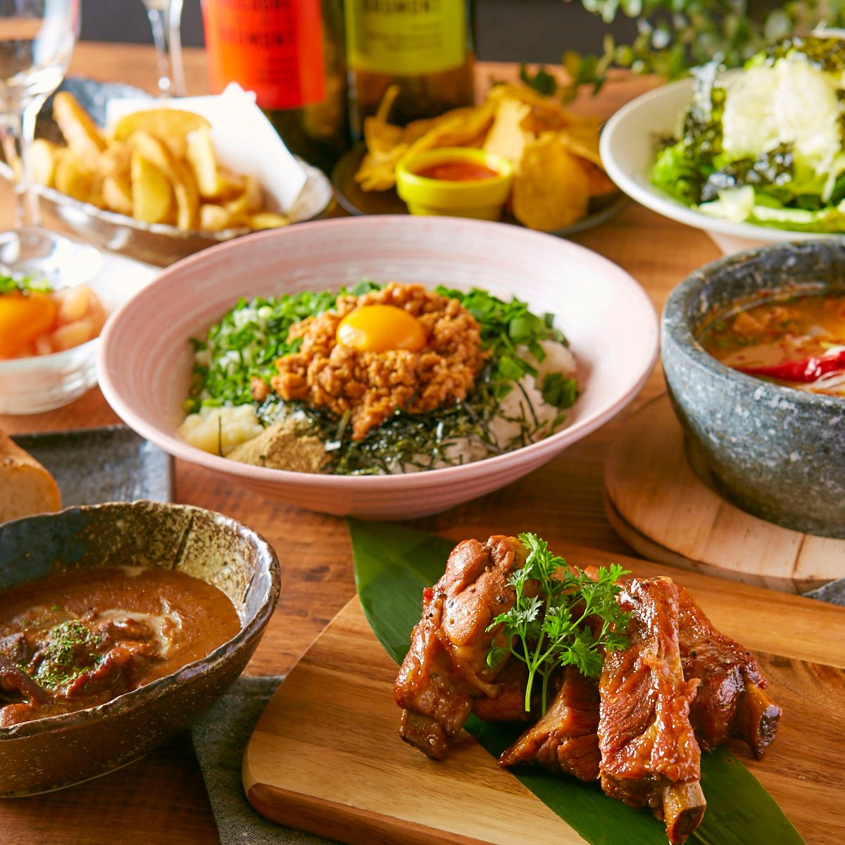 【肉】肉好き必見!牛・馬・鶏・豚を心ゆくまで堪能♪贅沢肉バル満喫コース《3時間飲み放題付》8品 4000円