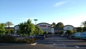 Vons Store Front Picture at 15740 La Forge St in Whittier CA