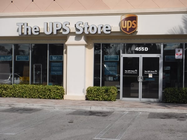 Facade of The UPS Store North Delray Commons