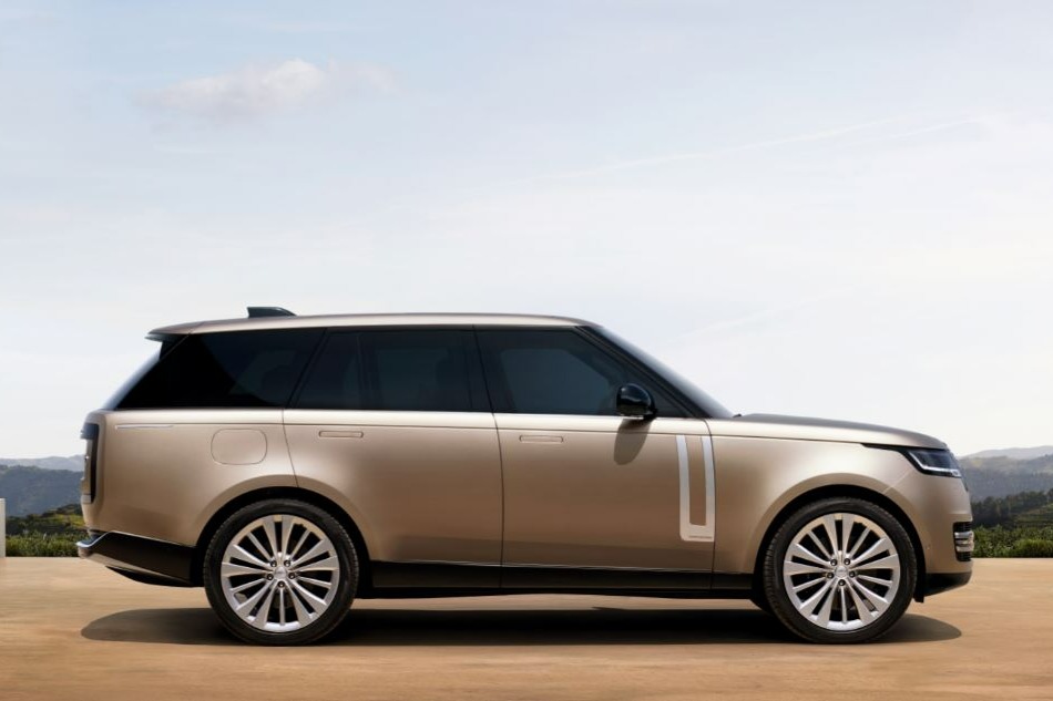 THE NEW RANGE ROVER