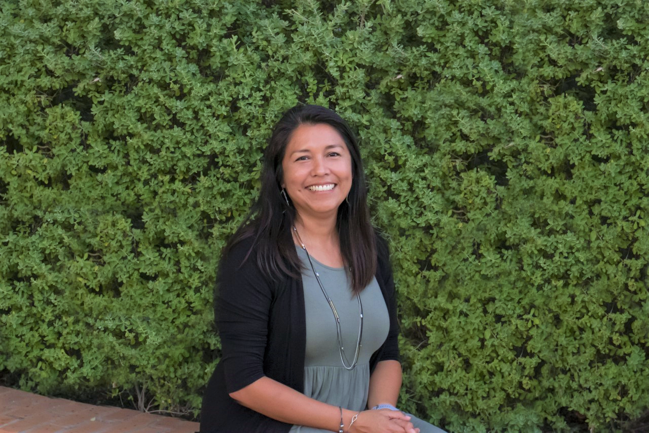 Erika Avina, Senior Customer Service Manager. Se habla español