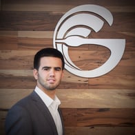 A headshot of Goosehead agent Daniel Ortiz