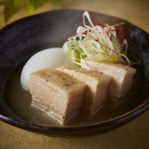 豚塩角煮 温玉添え