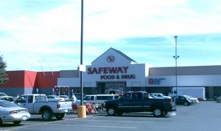 Safeway Store Front Picture at 520 Mt Hood St in The Dalles OR