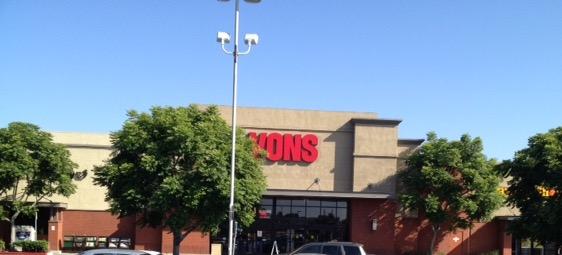 Vons Store Front Picture at 1260 W Redondo Beach Blvd in Gardena CA
