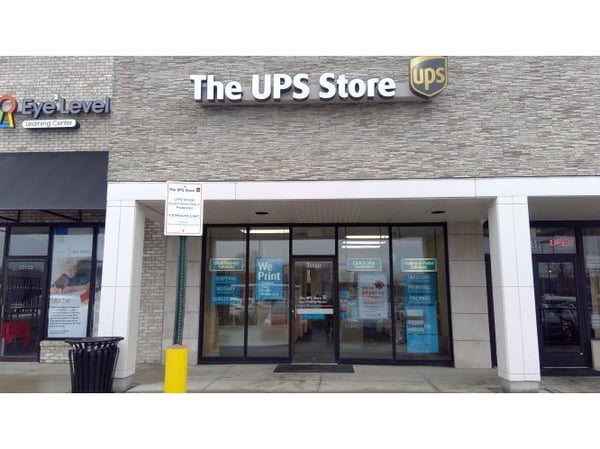 Facade of The UPS Store Grandriver And Drake In Farmington Hills