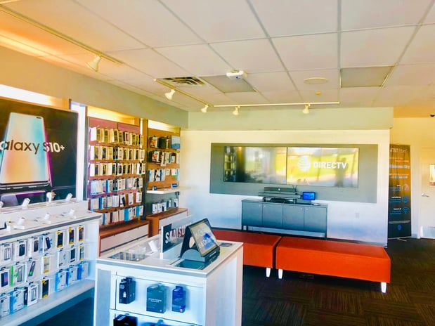 Entertainment Wall and Samsung display