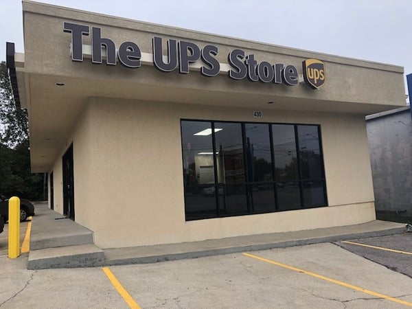 Facade of The UPS Store Gadsden