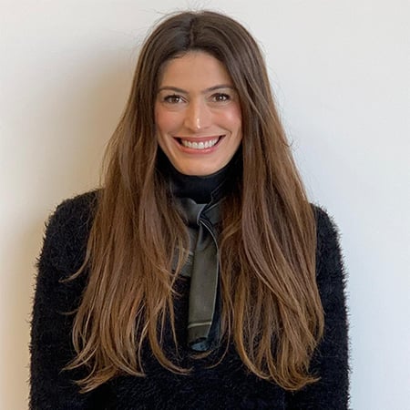 Débora Duarte's headshot