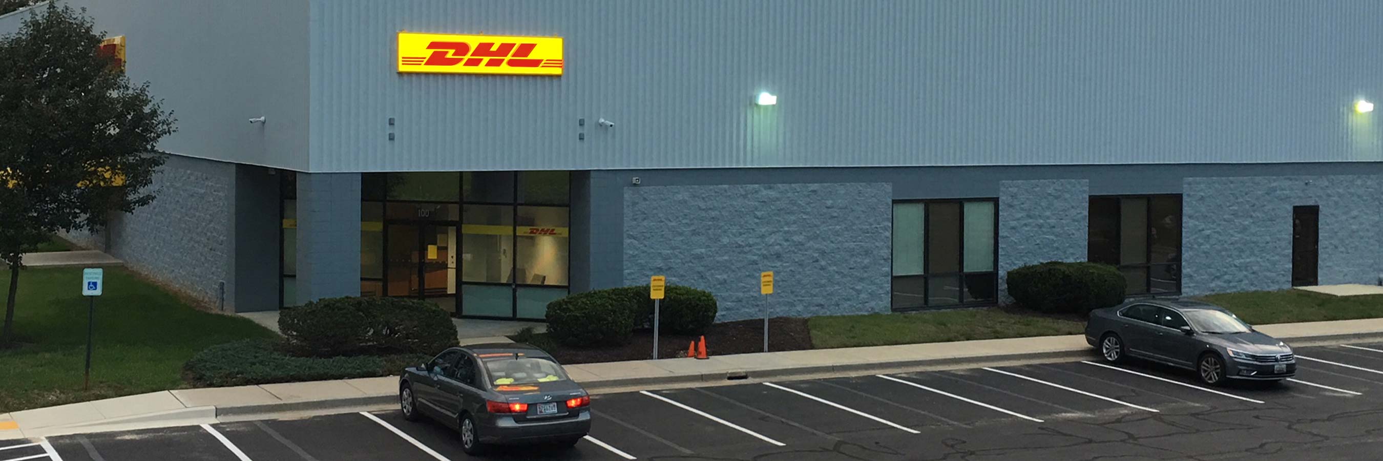 DHL hero section