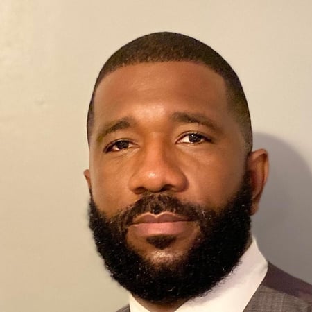 Agente de seguros de Allstate James Smith