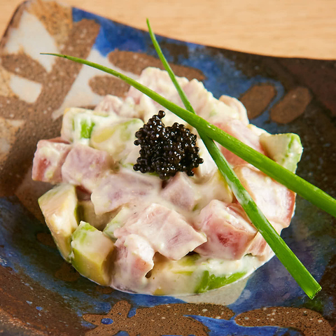 マグロアボガドタルタル