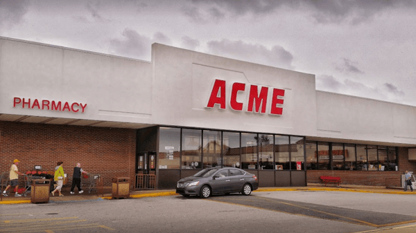 Acme Markets store front picture at 100 College Square in Newark DE