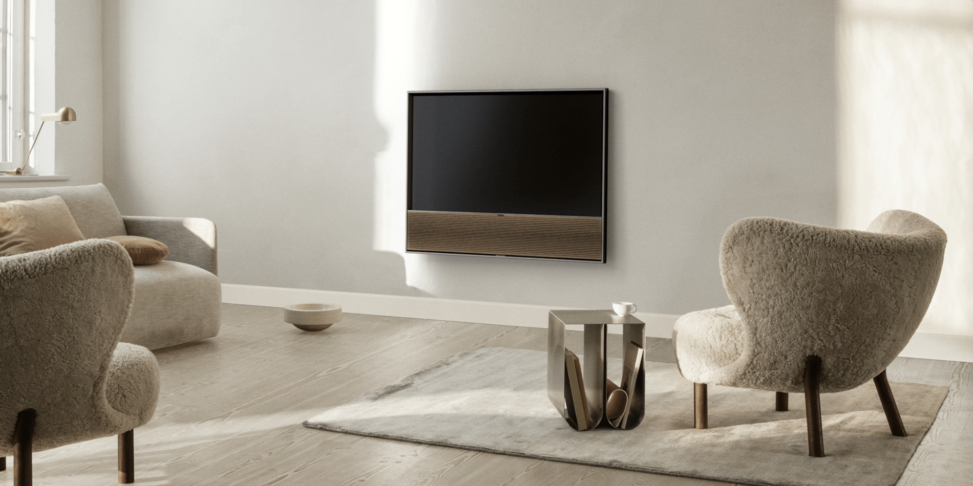 Универсальный OLED-телевизор Beovision Contour