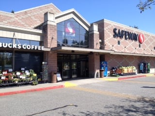 Safeway Store Front Picture at 12519 NE 85th St in Kirkland WA