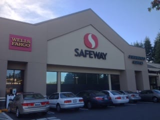 Safeway Store Front Picture at 6911 Coal Creek Parkway in Newcastle WA